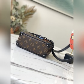 LV Модель： M80159 Вышивка  Мини-сумка Mini Soft Trunk с цепочко