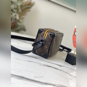 LV Модель： M80159 Вышивка  Мини-сумка Mini Soft Trunk с цепочко
