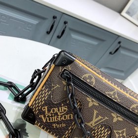 LV Артикул： N60394 Кофейный MINI SOFT TRUNK с цепочкой Сумка на ц