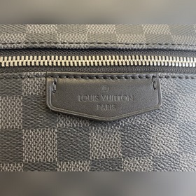 M40365 Black Рюкзак Josh из ткани Monogram Macassar отличается ла