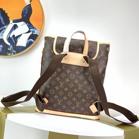 M40107 Этот рюкзак из ткани Monogram получил название Bosphore в 