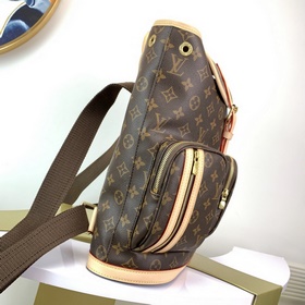 M40107 Этот рюкзак из ткани Monogram получил название Bosphore в 