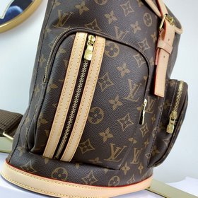 M40107 Этот рюкзак из ткани Monogram получил название Bosphore в 