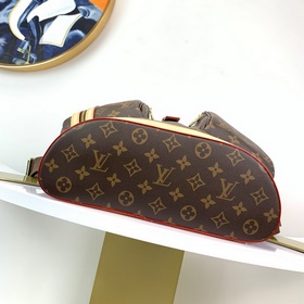 M40107 Этот рюкзак из ткани Monogram получил название Bosphore в 