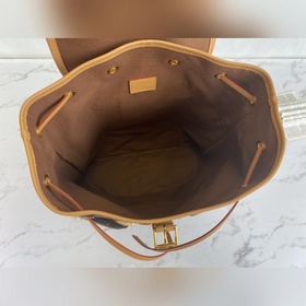 M40107 Рюкзак BOSPHORE. Этот рюкзак из ткани Monogram получил наз