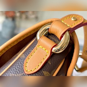 M78 【Tikal &nbsp;сумка-клатч】 Подержанная сумка Monogram Tik