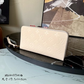 M64089 Молочно-белый! Классический кошелек в новом исполнении! До