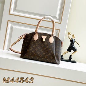 M44543RIVOLI BB Сумка Rivoli BB выполнена из ткани Monogram с акц