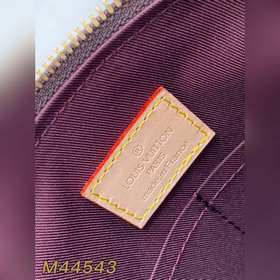 M44543RIVOLI BB Сумка Rivoli BB выполнена из ткани Monogram с акц
