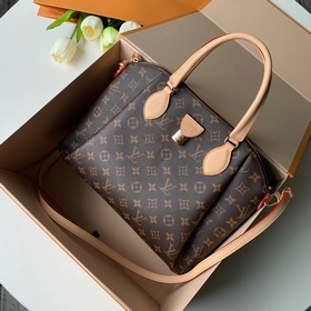 Средняя сумка Rivoli M44546 с акцентом на Monogram-канаве, котора