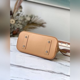 Новая модель сумки «Ракушка»  Сумка Alma BB M40302/57540 Карамел