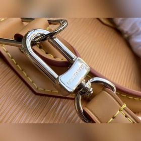 Новая модель сумки «Ракушка»  Сумка Alma BB M40302/57540 Карамел