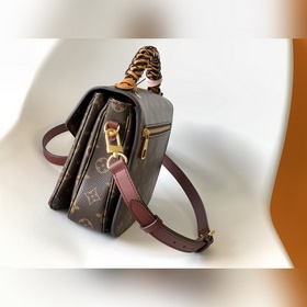 Сумка POCHETTE METIS M44668, красно-коричневая M45152, белая M439