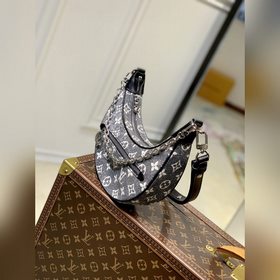 Новейшая модель, беспошлинная M21752. Эта сумка Loop Small из нов