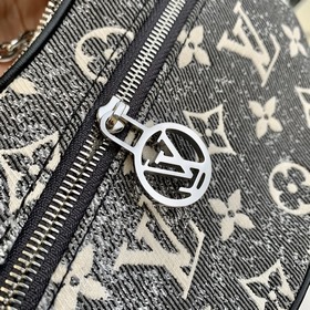 Новейшая модель, беспошлинная M21752. Эта сумка Loop Small из нов