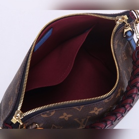 Мини-сумка Beaubourg Hobo с четкими линиямиз ткани Monogram и пле