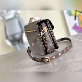 m40780 Старая кожа. Кожа итальянского производства класса A отлич