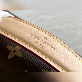 m40780 Старая кожа. Кожа итальянского производства класса A отлич
