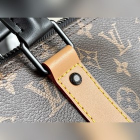 M40360 Этот KEEPALL, созданный в рамках коллаборации, сохраняет к