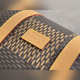 M40360 Этот KEEPALL, созданный в рамках коллаборации, сохраняет к
