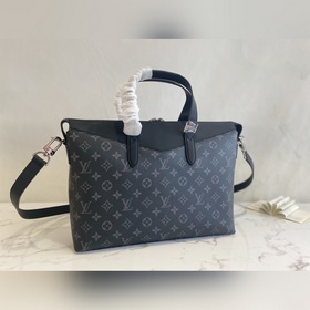 M40566 Серия портфелей « » Эта серия создана основе самой классич