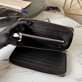 N60111 Black Zippy Organizer — кошелек на молнии, изготовленный и