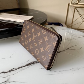M62581 Zippy Organizer с замком-монетодержателем, изготовленный и
