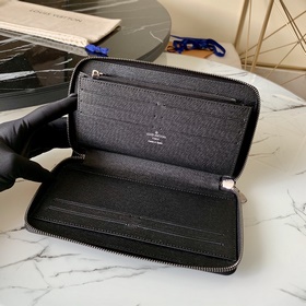 M62581 Черный цветок. Зippy Organizer — кошелек на молнии, изгото