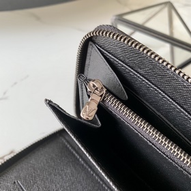 M62581 Черный цветок. Зippy Organizer — кошелек на молнии, изгото