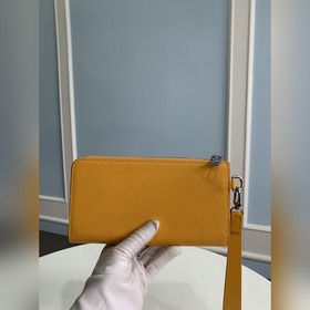 M69831 Желтый. Этот новый длинный кошелек LV Aerogram современным