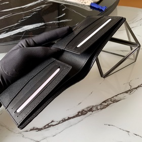 M69075 с тиснением! Короткий кожаный кошелек с несколькими отделе