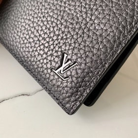 M58189 Черный кожаный кошелек с текстурой личи. Этот кошелек Mult