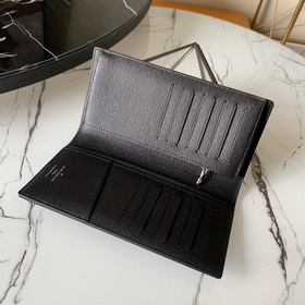M66540 Black Water Waves Этот кожаный кошелек был создан в честь 