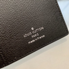 N62665 Black Этот кожаный кошелек был создан в честь африканского