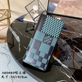 N60440 Зеленый портфель для костюма. Этот портфель Brazza изготов