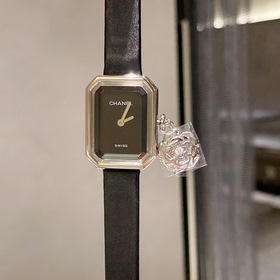 Первая публикация на Xiaohongshu. Ограниченная серия часов Chanel