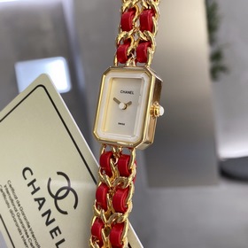 Часы Chanel Premiere! Вдохновленные контурами площади Фонден в Па