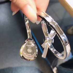 Chanel представляет новую модель браслета-часов с бантиком. Элега