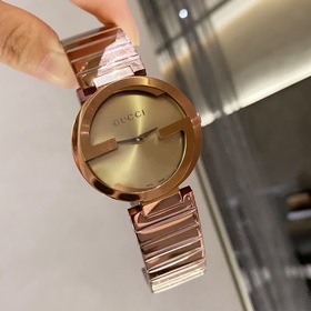 Популярная модель, аналогичная модели Чон Чжи Хён! Модель Gucci и