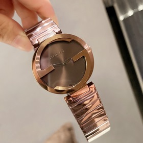Популярная модель, аналогичная модели Чон Чжи Хён! Модель Gucci и