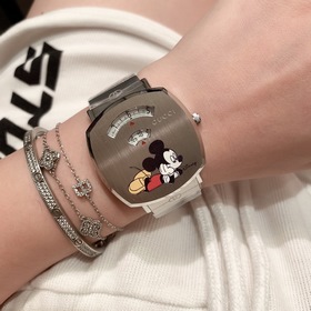 Gucci grip × Disney Микки Мауз кварцевые часы. В этом году, году 