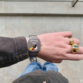 Gucci grip × Disney Микки Мауз кварцевые часы. В этом году, году 
