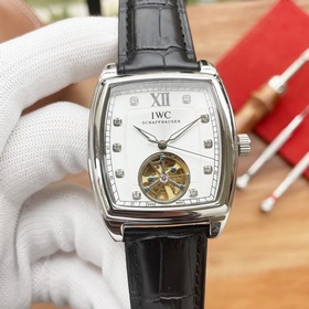 Iwc — это высококачественные мужские часы с классическим дизайном