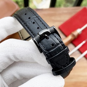 Бренд： IWC Classic Replica Multi-Function Rare Barrel Shape Тип： 