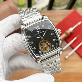 Iwc — это высококачественные мужские часы с классическим дизайном