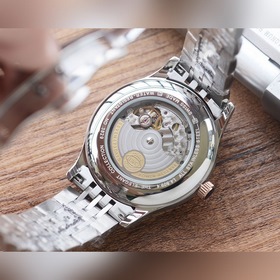 Новинка： IWC (дизайн «Звездная секунда») Тип： Элитные мужские час