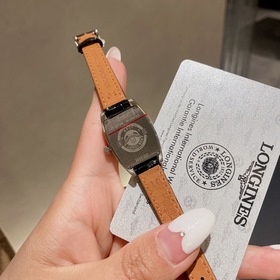 Серия Longines Heritage L2.155.4.71.5. Классический корпус из нер