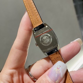 Серия Longines Heritage L2.155.4.71.5. Классический корпус из нер