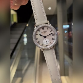 LONGINES. Новейшие женские часы с оригинальным импортным кварцевы