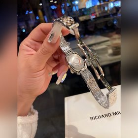 Longines — новая серия часов Symphonette с импортным кварцевым ме